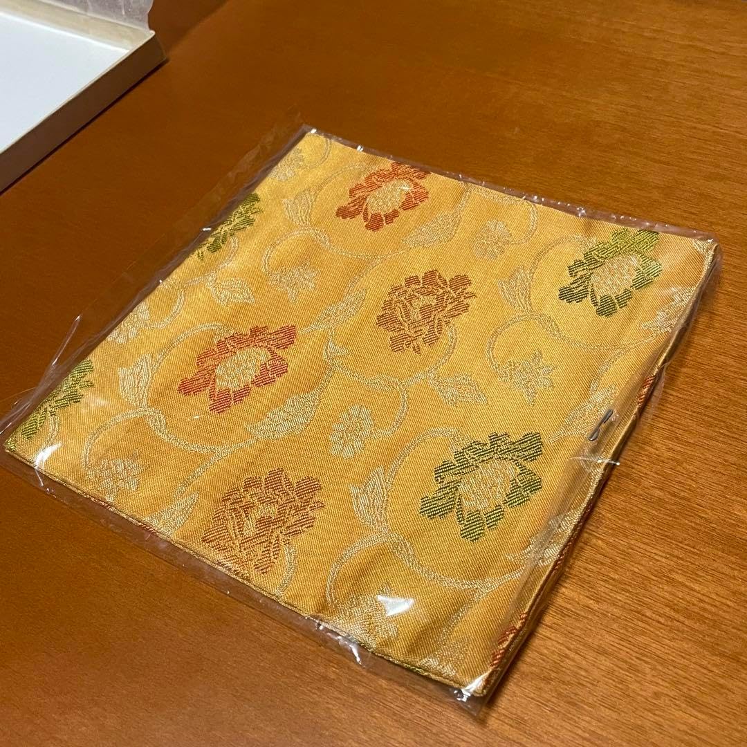 アキ　十四代　沈寿官作　薩摩焼　花図　水指　共箱　茶道具 アキ様専用 十四代 沈寿官作 薩摩焼 花図 水指 共箱 茶道具